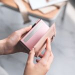 BILLETERA VULKIT CON PORTAMONEDAS Side - Pop Up Edición Alpha Človek (Rose Gold) - Imagen 8