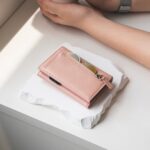 BILLETERA VULKIT CON PORTAMONEDAS Side - Pop Up Edición Alpha Človek (Rose Gold) - Imagen 5